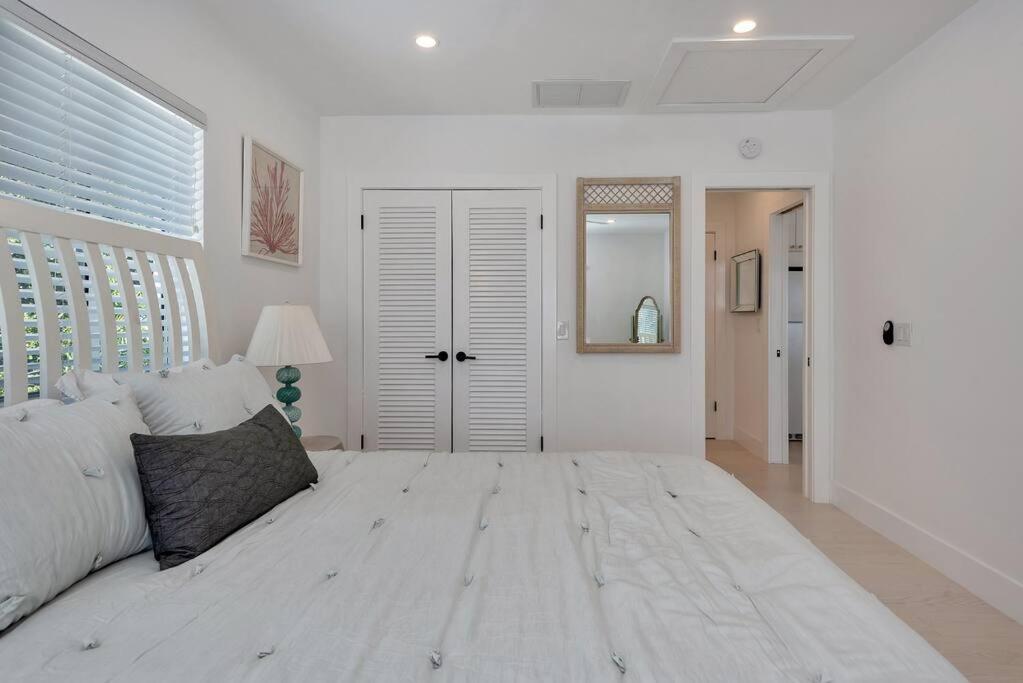 Art Deco Apt W Pool One Mile To Beach Pets Welcome Lake Worth Beach Exterior photo